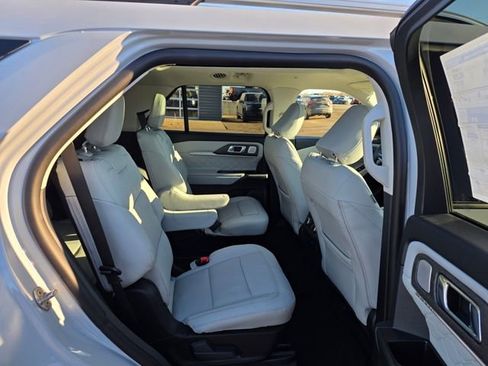 New 2026 Ford Explorer Platinum w/ LUX Leather Package AWD/4WD image 10