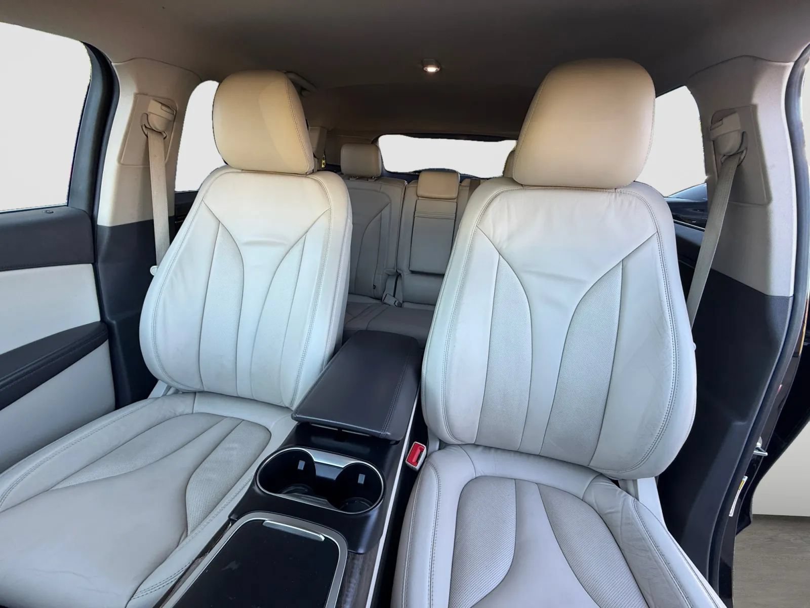 Used 2017 Lincoln MKX Select w/ Select Plus Package AWD/4WD image 13