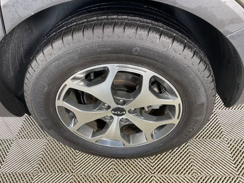 Used 2022 Kia Telluride EX image 6