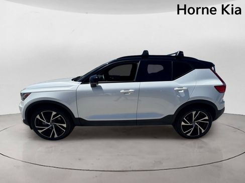 Used 2022 Volvo XC40 T5 R-Design w/ Advanced Package image 6