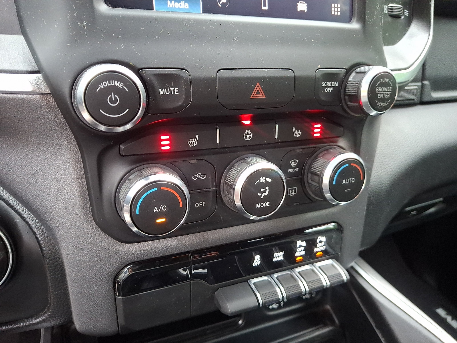 Certified 2022 RAM 1500 Big Horn AWD/4WD image 16