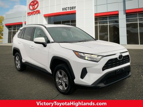Used 2025 Toyota RAV4 XLE AWD/4WD image 1