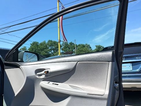 Used 2013 Toyota Corolla L FWD image 22