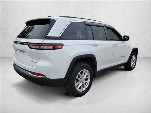 Used 2024 Jeep Grand Cherokee Laredo X w/ Luxury Tech Group I AWD/4WD image 5