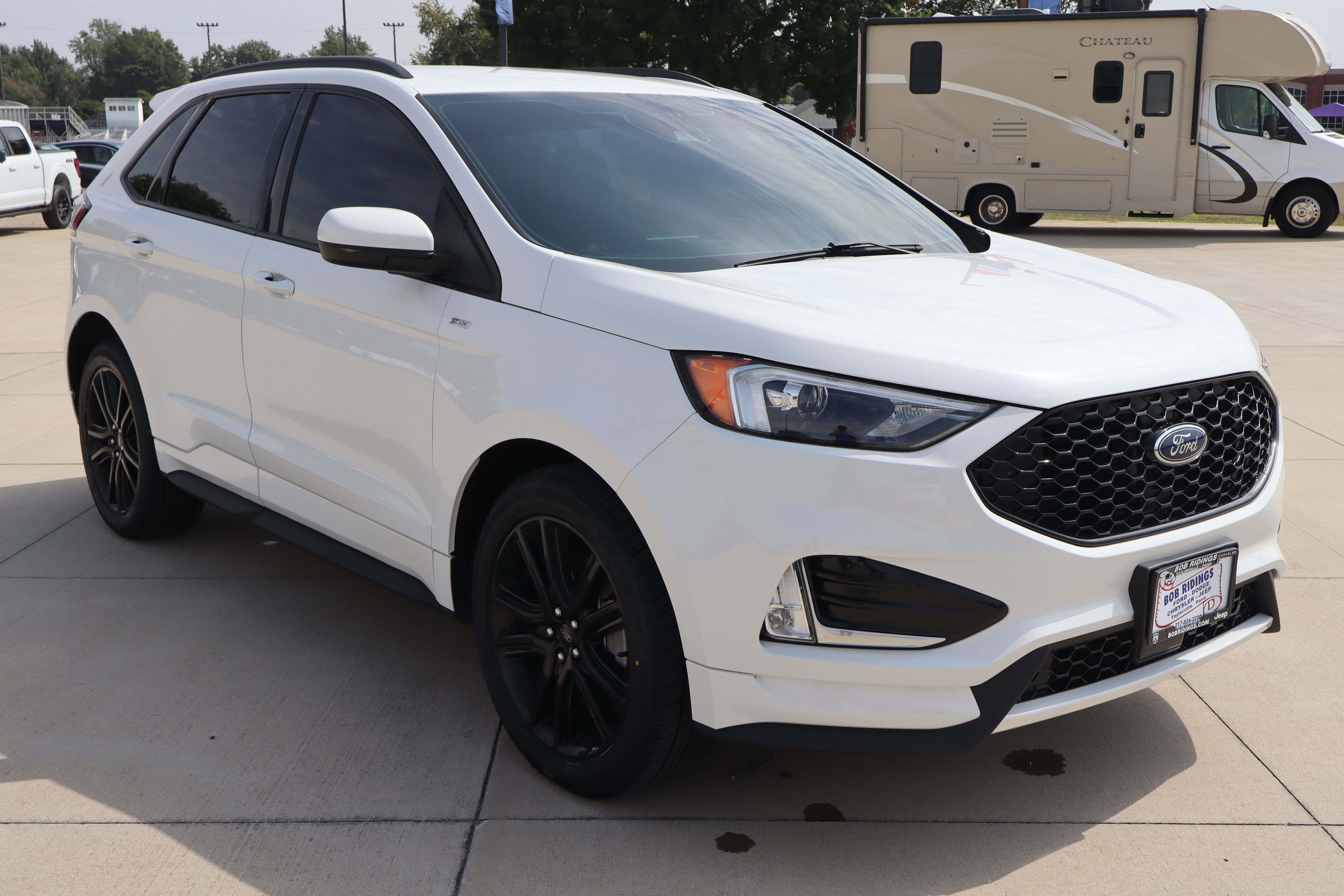 Used 2021 Ford Edge ST-Line w/ Class II Trailer Tow Package AWD/4WD image 3