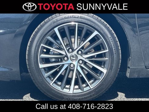 Used 2024 Lexus ES 300h 300h w/ Premium Package image 12