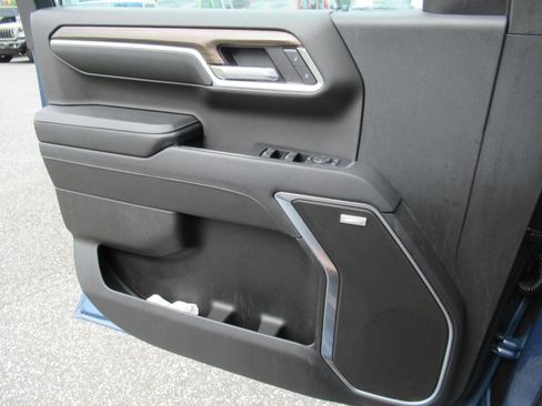 Used 2024 Chevrolet Silverado 1500 RST w/ Convenience Package II AWD/4WD image 19