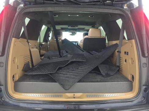 Used 2019 Cadillac Escalade Platinum AWD/4WD image 10