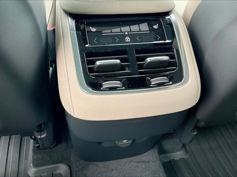 New 2026 Volvo XC90 B6 Plus w/ Protection Package Premier image 16