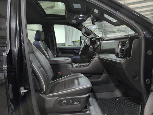 Used 2024 GMC Sierra 2500 AT4X image 15