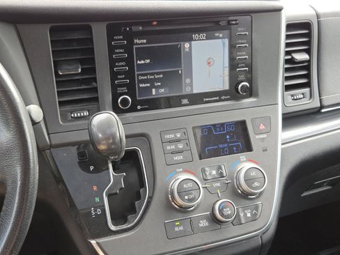 Used 2019 Toyota Sienna SE w/ SE Preferred Package AWD/4WD image 32