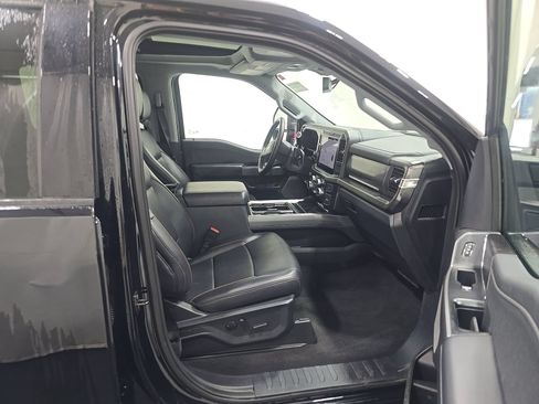 Used 2025 Ford F250 Lariat w/ Black Appearance Package AWD/4WD image 10