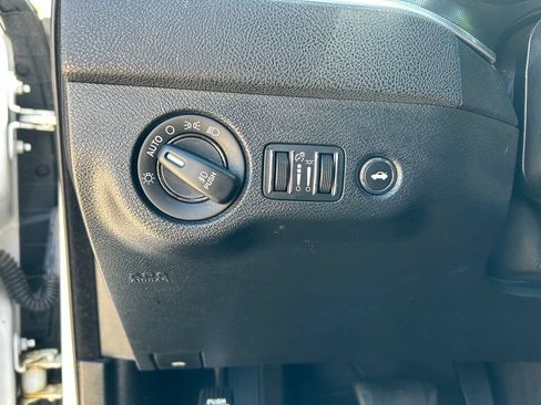 Used 2016 Dodge Charger R/T RWD image 17