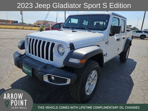 Used 2023 Jeep Gladiator Sport AWD/4WD image 4