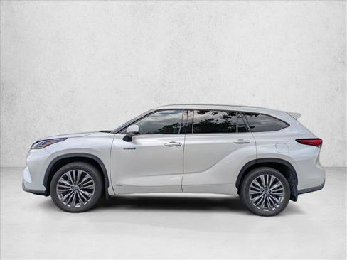 Used 2021 Toyota Highlander Platinum AWD/4WD image 9