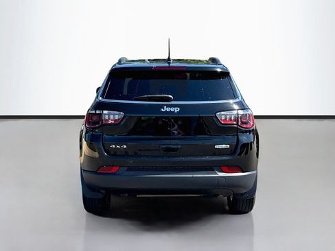 Used 2025 Jeep Compass Latitude AWD/4WD image 6