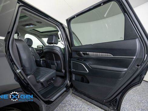 Used 2025 Kia Telluride SX Prestige AWD/4WD image 36