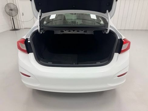 Certified 2019 Chevrolet Cruze LT w/ LT Fleet Convenience Package FWD image 19