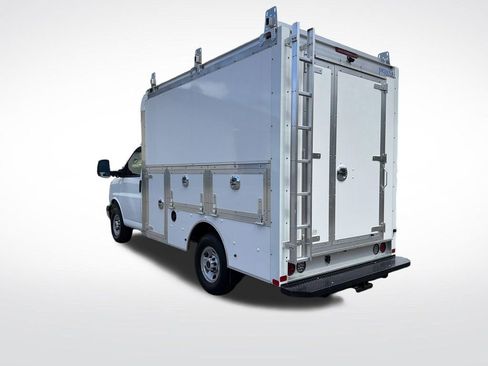 New 2026 GMC Savana 3500 w/ Power Convenience Package RWD image 3