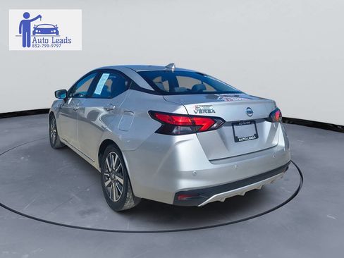 Used 2021 Nissan Versa SV image 6