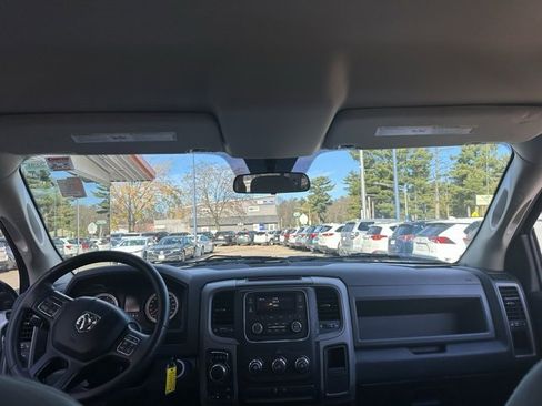 Used 2017 RAM 1500 Express image 13