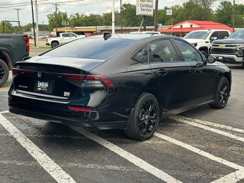 Used 2025 Honda Accord SE image 6