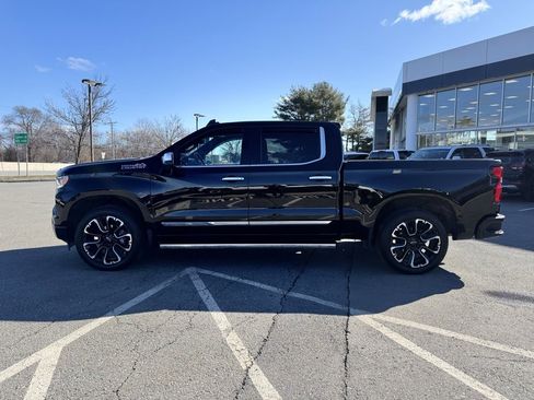 Used 2023 Chevrolet Silverado 1500 High Country w/ High Country Premium Package image 2