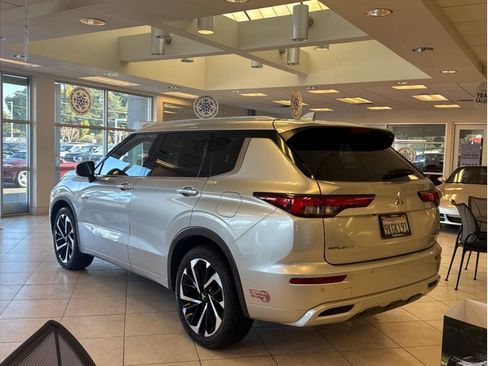 Used 2023 Mitsubishi Outlander SEL image 7