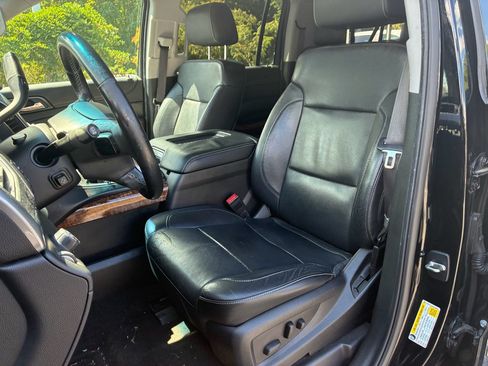 Used 2015 Chevrolet Suburban LTZ RWD image 5