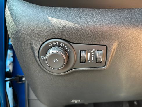 New 2025 Jeep Compass Limited w/ Sun & Sound Group AWD/4WD image 20