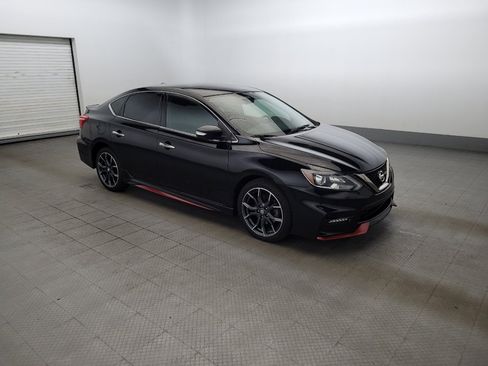 Used 2018 Nissan Sentra NISMO FWD image 11