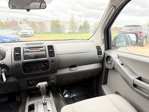 Used 2011 Nissan Xterra X AWD/4WD image 25