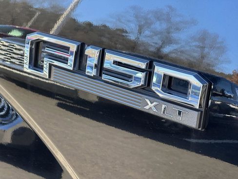 Used 2017 Ford F150 XLT w/ Equipment Group 302A Luxury image 10