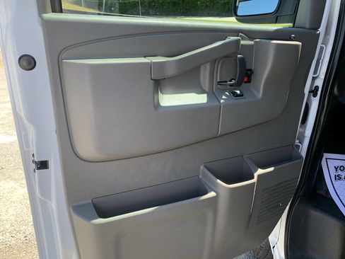 Used 2024 Chevrolet Express 2500 w/ Driver Convenience Package RWD image 16