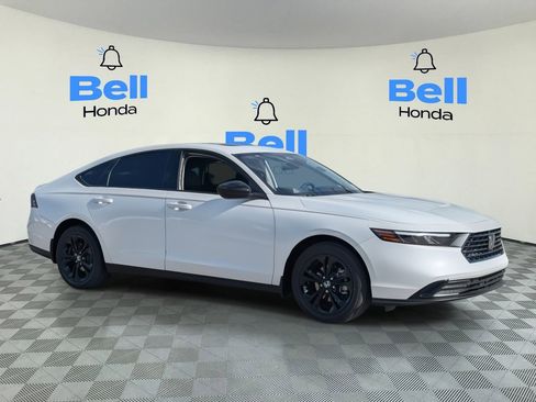 New 2025 Honda Accord SE image 4