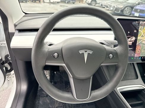 Used 2021 Tesla Model 3 Standard Range Plus image 11