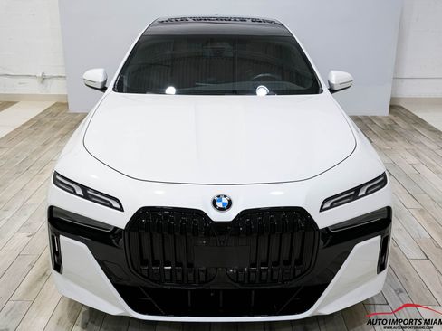 Used 2023 BMW 760i xDrive image 29
