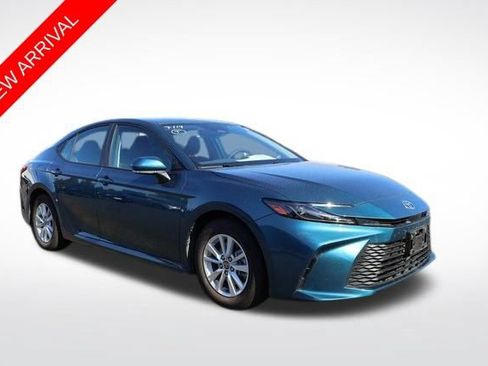 Certified 2025 Toyota Camry LE w/ Convenience Package FWD image 1