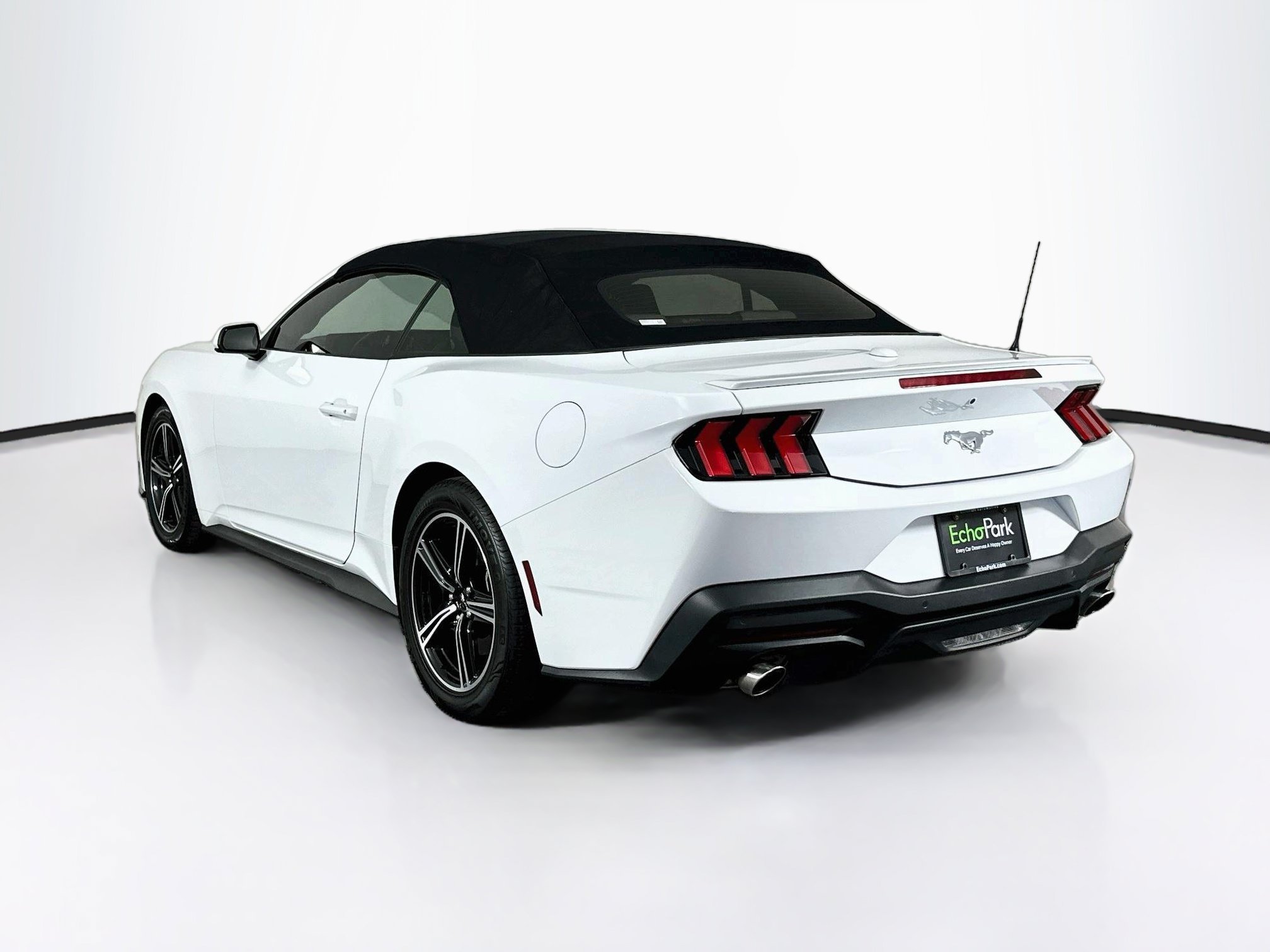 Used 2024 Ford Mustang Premium RWD image 5