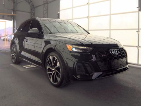 Used 2021 Audi SQ5 Prestige w/ Prestige Package AWD/4WD image 3