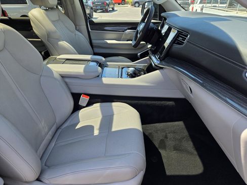 Certified 2022 Jeep Wagoneer Series II w/ Premium Group I RWD image 32