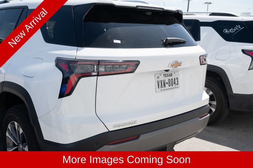 Used 2025 Chevrolet Equinox LT w/ Convenience Package II FWD image 9
