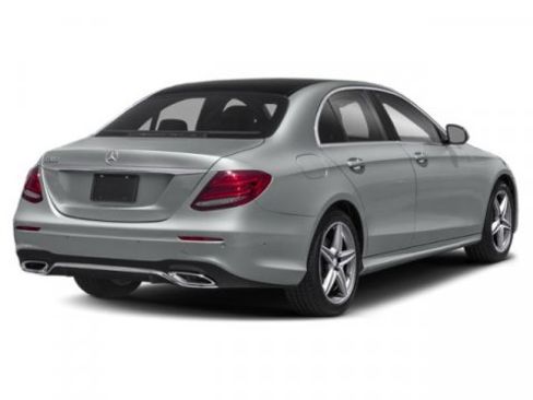 Used 2018 Mercedes-Benz E 300 4MATIC image 5