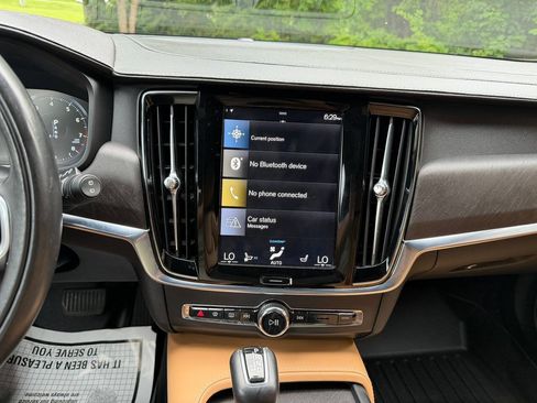 Used 2018 Volvo V90 T6 Cross Country w/ Convenience Package AWD/4WD image 19