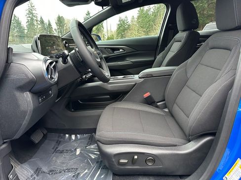 New 2026 Chevrolet Equinox EV LT image 18