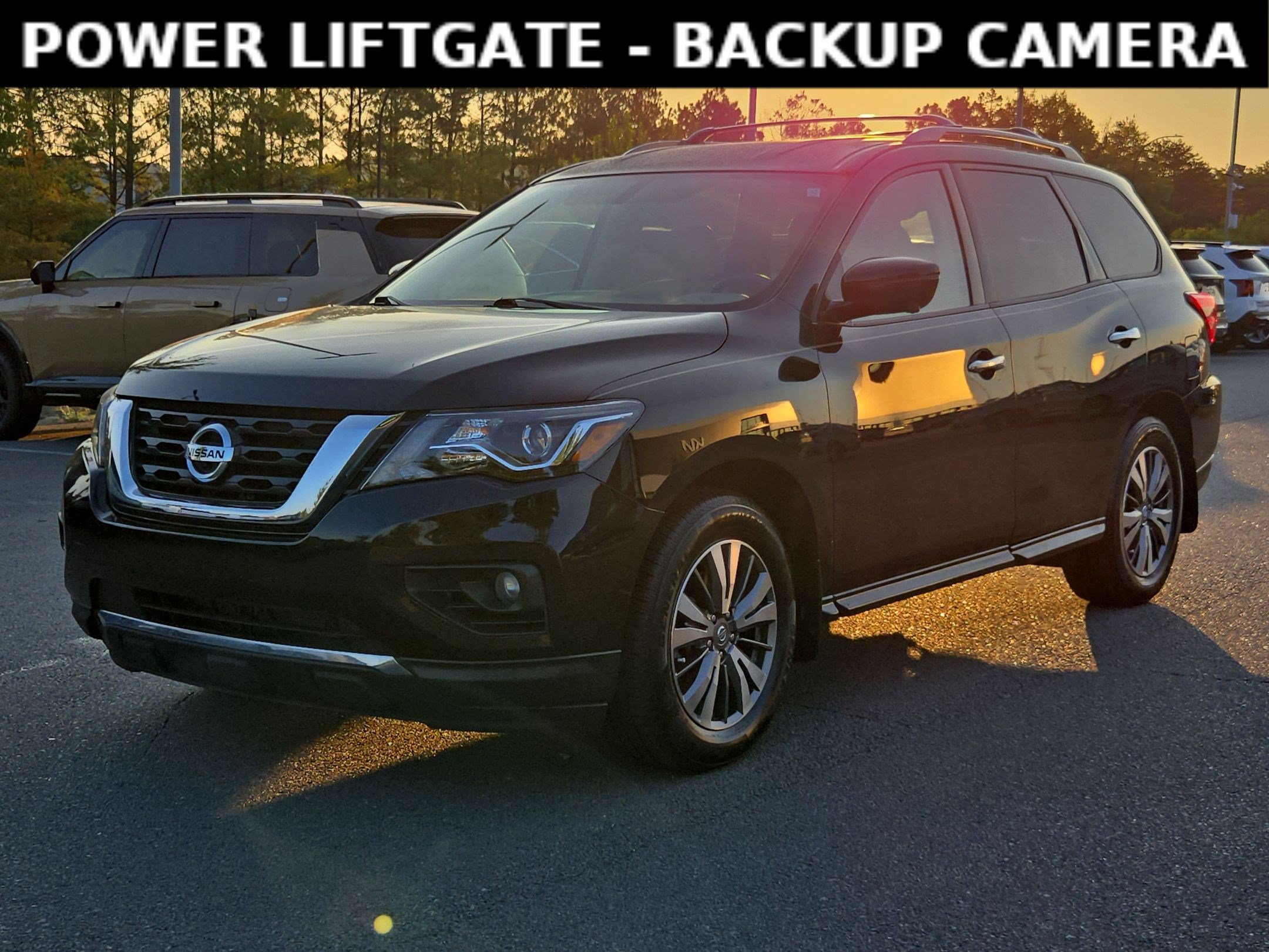 Used 2020 Nissan Pathfinder SL FWD image 3