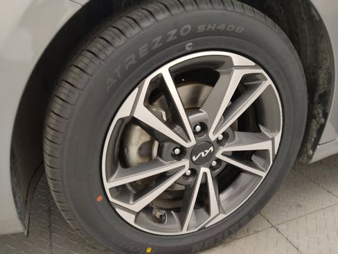 Used 2024 Kia Forte LXS FWD image 31