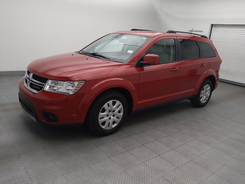 Used 2019 Dodge Journey SE w/ Connectivity Group FWD image 2