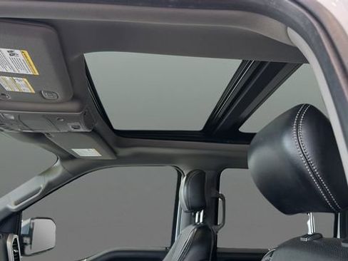 Used 2018 Ford F150 Lariat w/ Equipment Group 502A Luxury image 16