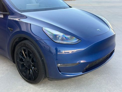 Used 2023 Tesla Model Y AWD image 5